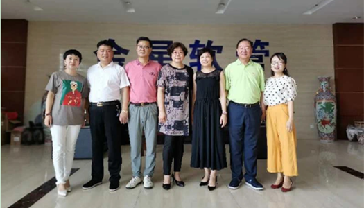 中國(guó)五礦商會(huì)領(lǐng)導(dǎo)蒞臨我司，對(duì)我司金屬淋浴管質(zhì)量予以肯定